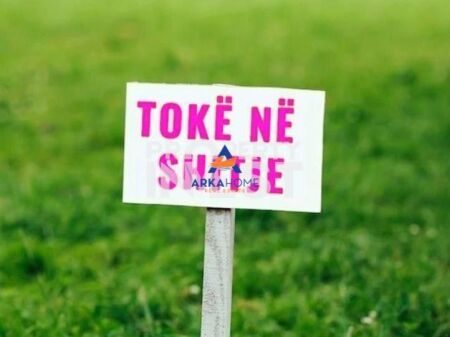 TOKE NE SHITJE 10,000 M2 "BARBAS, PETRELE" 1000000 EURO