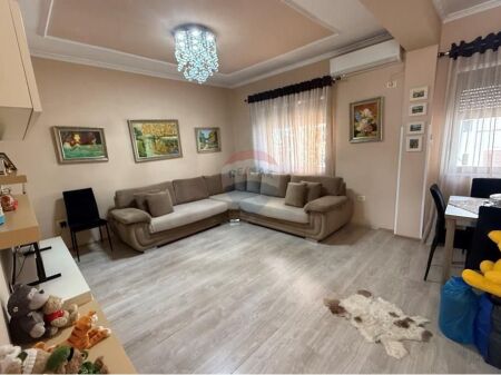 Apartment 1+1 for rent at Myslym Shyri 550!
