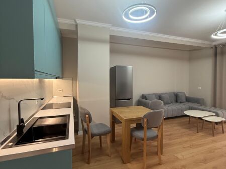 JEPET ME QIRA Apartament 2+1 Rruga 5 Maji -Arredim modern  Çmimi: 65.000 Leke/Muaj