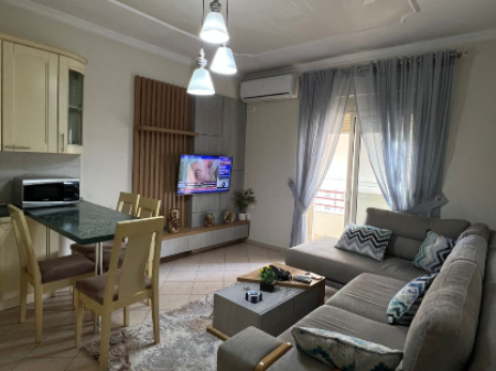  Apartament 2+1 me Qira – Rruga Irfan Tomini
