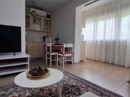 Apartament per shitje 1+1 te Pediatria