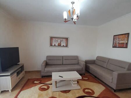  APPARTAMENTO IN AFFITTO 1+1 – VIA DIBRËS, VICINO ALLA MEDRESE