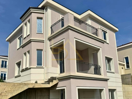 3-Storey Villa for Sale – Collina Verde, near TEG