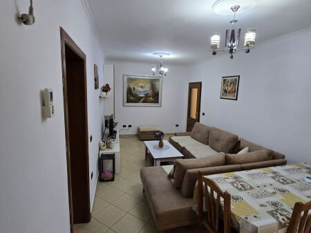 Apartament 2+1 per qera pallati me shigjeta !
