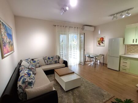 Apartament 2+1 për Qera me Post Parkingu
