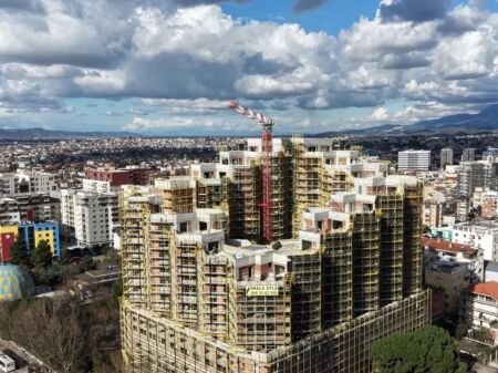 2+1 apartment for sale at Colonnade near Zogu i Zi.