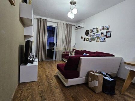 Apartament 2+1 me qira ne Fresk