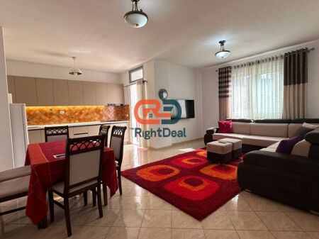 Ne Rr. Myslym Shyri, Jepet Me Qira Apartament 1+1 Totalisht I Mobiluar!