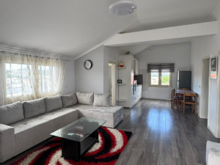  Apartament 2+1 me Qira tek Rruga Pjetër Budi – Parkim & Oborr Privat