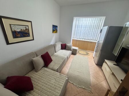 Apartament 2+1 me qera ne Myslym Shyr tek Ish Ekspozita