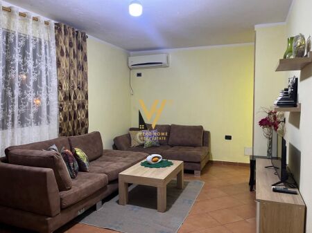 JEPET APARTAMENT 1+1 ME QERA TE BLV.ZOGU I PARE 50.000 LEKE