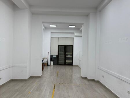 DYQAN ME QERA 88.7 M2 KOMUNA E PARISIT 1.800 EURO FH-73211