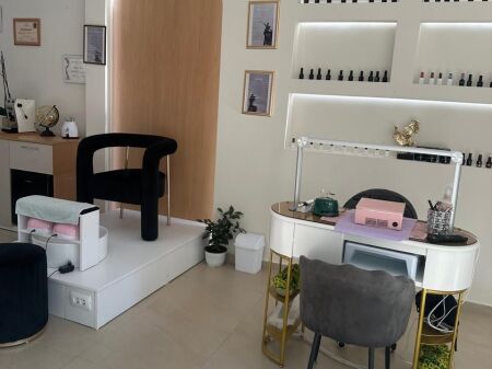 AFFITTASI SALONE DI BELLEZZA – VIA KAVAJËS !