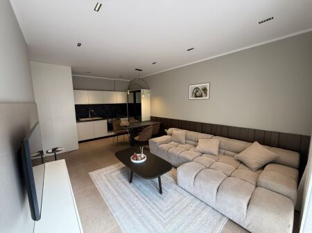 QERA APARTAMENT 1+1KOMPLEKSI SIMACOM  ,UNAZA E RE