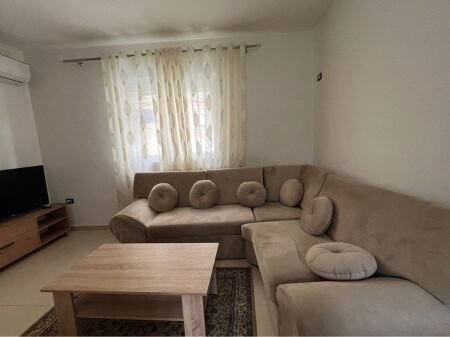 Apartament 1+1+Verandë për Qira tek Fortuzi!