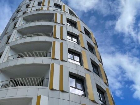 Shitet Apartament 2+1+2 tek Ultra Tech – Zogu i Zi