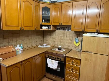 Apartament 1+1+1 Bllk Kati 6 Pallat Egzistues  Çmimi: 40.000 Leke / Muaj Adresa: 21 Dhjetori, Prane Report Tv