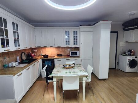 Apartament 1+1 per shitje ne Yzberisht !