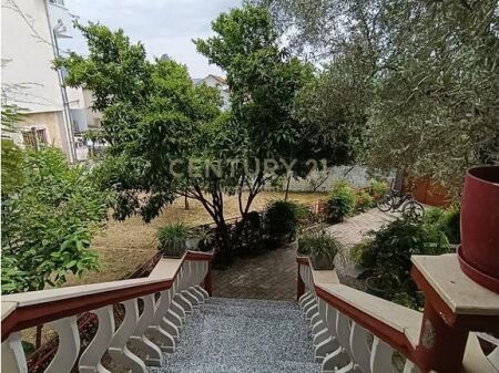 Casa Privata su 2 Piani in Vendita – Opportunità Ideale per Abitare e Investire