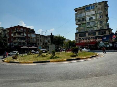 Shitet, Apartament 2+1, Sheshi Willson, Tiranë.