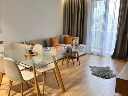 QIRA, APARTAMENT 2+1+2+POST PARKIMI PRANE SPAK!