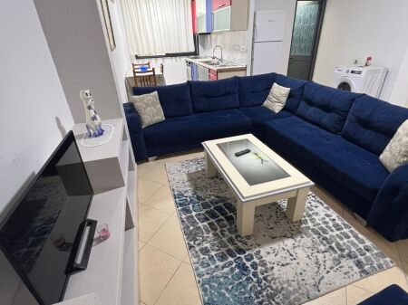 Apartament me qera 1+1 - 5 Maj, rruga Lucie Miloti prane shkolles Tirana Jone 400 mije leke