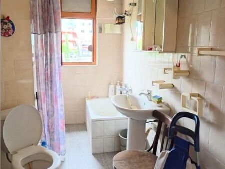 Tek Rruga Irfan Tomini Shitet Apartament 1+1 Me Çmim Okazion