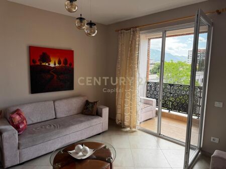 Japim me qera apartament 2+1 te QSUT! 650 € /Muaj