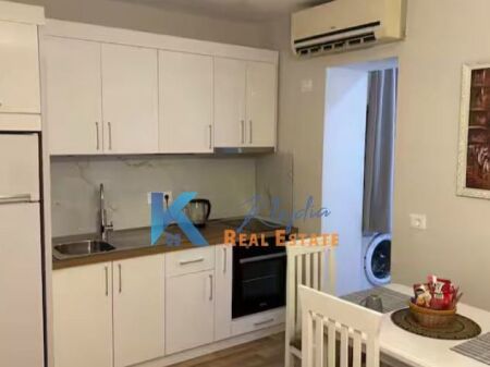 Apartament 1+1 me qira te Bulevardi Zogu I, afer Ministrise se Drejtesise