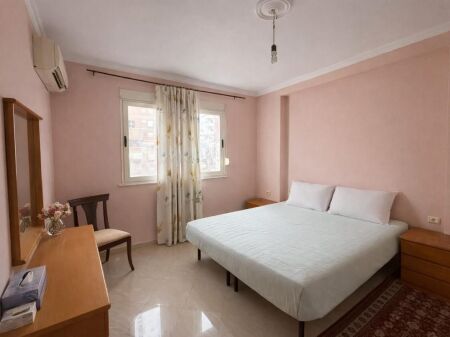Shitet apartament 2+1 – Rruga Riza Cerova (pranë Shkollës Partizani)