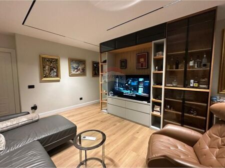 Apartament 2+1+2 me qera Shallvaret