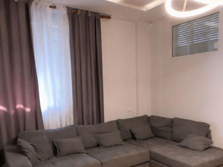 Apartament 1+1 per qera Liqeni i Thate !