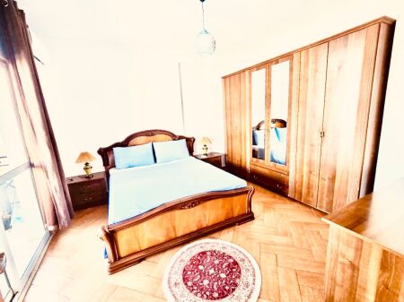  Apartament 2+1 me qira – Rruga e Barrikadave
