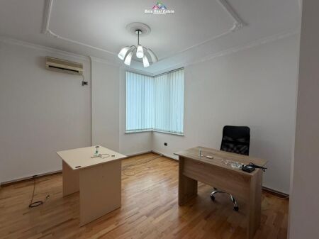 Ufficio in Affitto 2+1 in Centro (ID BZ2952) Tirana
