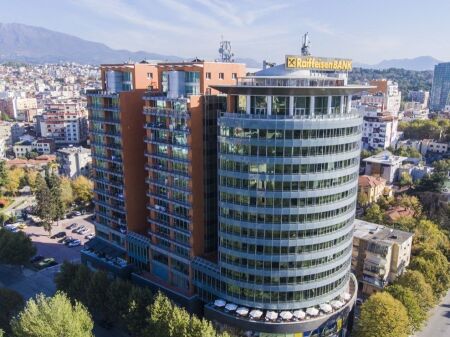  Ambient Zyre me Qira tek European Trade Center
