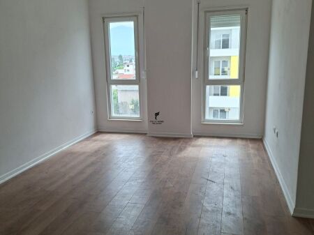 ZYRE ME QERA 72 M2 UNIVERS CITY 40.000 LEKE FH-73591
