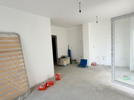 Apartament 2+1 me verande per shitje tek Niku Konstruksion
