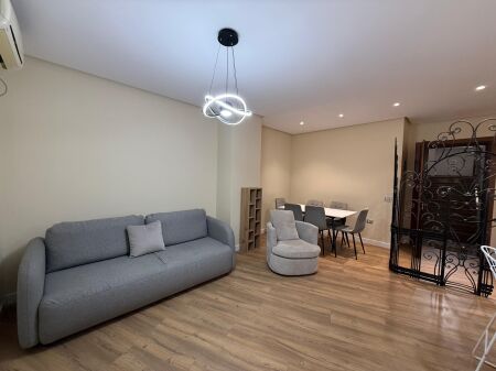 Jepet me qira apartament 1+1 tek Pazari I ri!