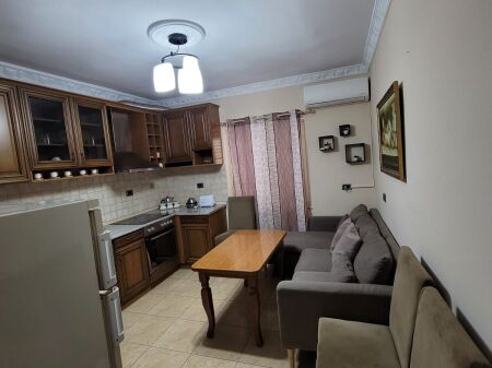  APARTAMENT ME QIRA 2+1 – RRUGA FORTUZI, TIRANË