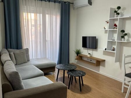  Apartament 1+1 me Qira – Maternitetit i Ri