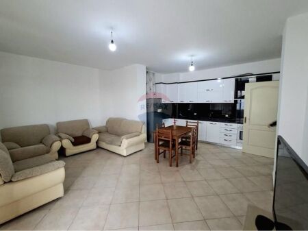 Shitet Apartament 2+1 në Yzberish