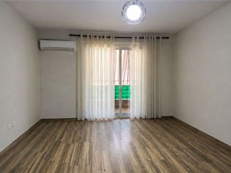 Shitet Apartament 2+1 Pranë Bazilikut, ne Fresk