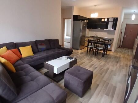 Apartament 2+1 me qira Liqeni i Thatë