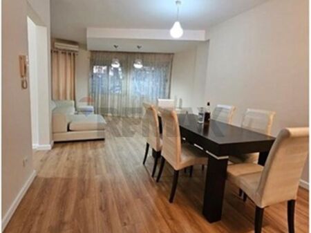Shitet apartament 2+1 tek Mine Peza