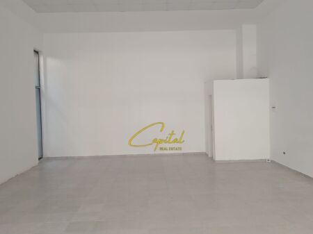 AMBIENT BIZNESI ME QIRA 90 M2 XHAMLLIKU 50.000 LEKE