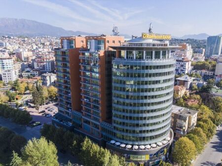 AMBIENT ZYRE 305M2 ME QERA NE QENDER