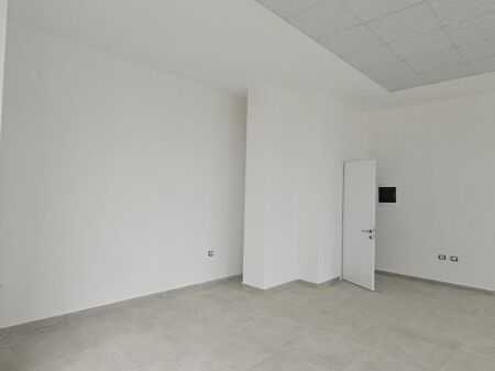 Jepet me Qira Apartament 1+1 në Paskuqan 