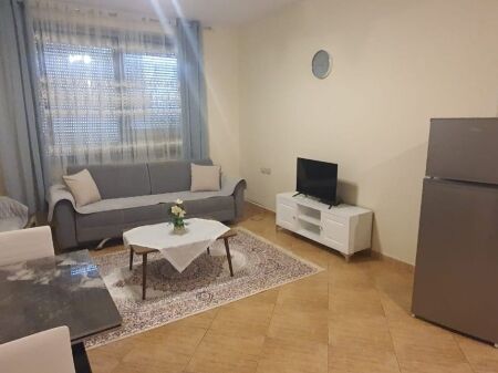  **Super Apartament 2+1 me Qira te Rruga e Kosovarëve**