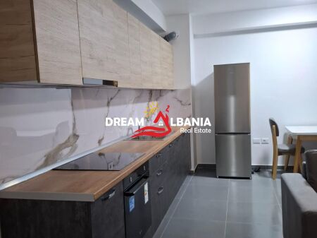 Apartament 3+1 me qera ne Fund te Rruges 5 Maji prane Pallateve te Rindertimit (ID 4231492)