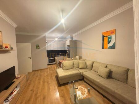 Shitet, Apartament 1+1, Unaza e Re, Tiranë